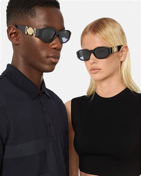 VERSACE BIGGIE SUNGLASSES ARE A PIECE OF STYLE 